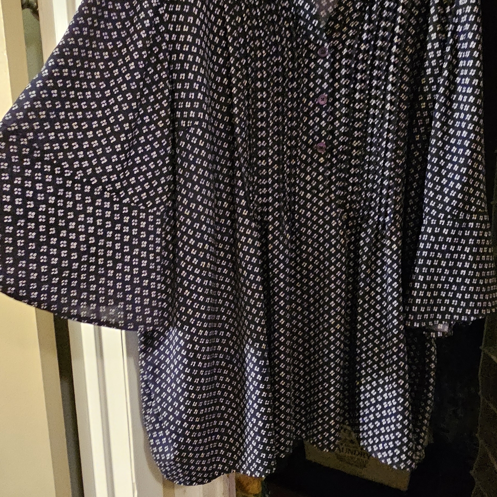 LAST CHANCE Navy and White Floral Blouse